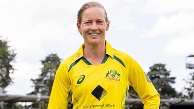 <div class="paragraphs"><p>Meg Lanning announces retirement</p></div>