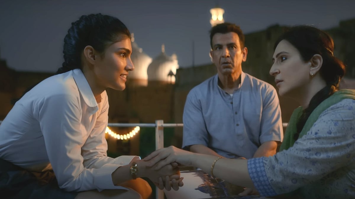 <div class="paragraphs"><p>Alizeh Agnihotri, Ronit Roy, and Juhi Babbar Soni in a still from<em> Farrey.</em></p></div>