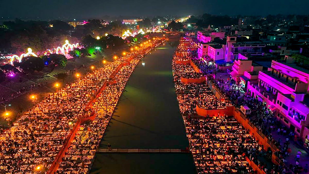 <div class="paragraphs"><p>Over 22 lakhs diyas were lit in Ayodhya.</p></div>
