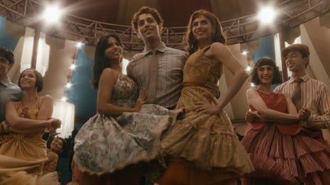 <div class="paragraphs"><p>Agastya Nanda Romances Khushi & Suhana In New Song 'Va Va Voom'</p></div>