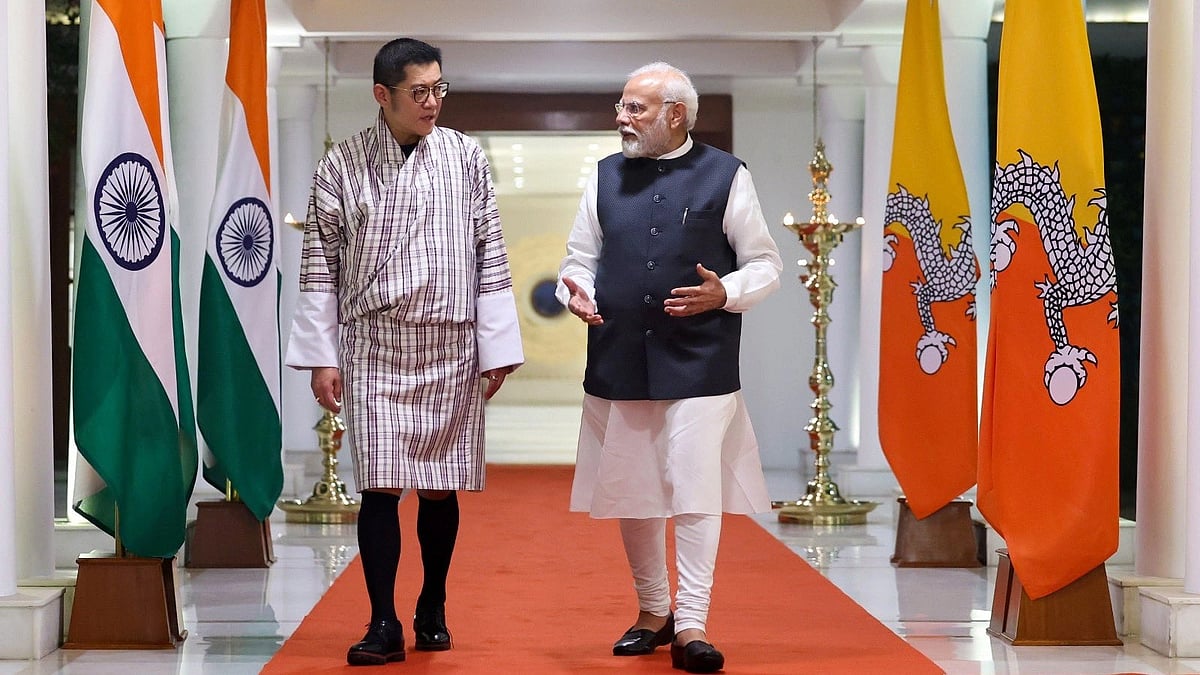 <div class="paragraphs"><p> Jigme Khesar Namgyel Wangchuck and Narendra Modi.</p></div>