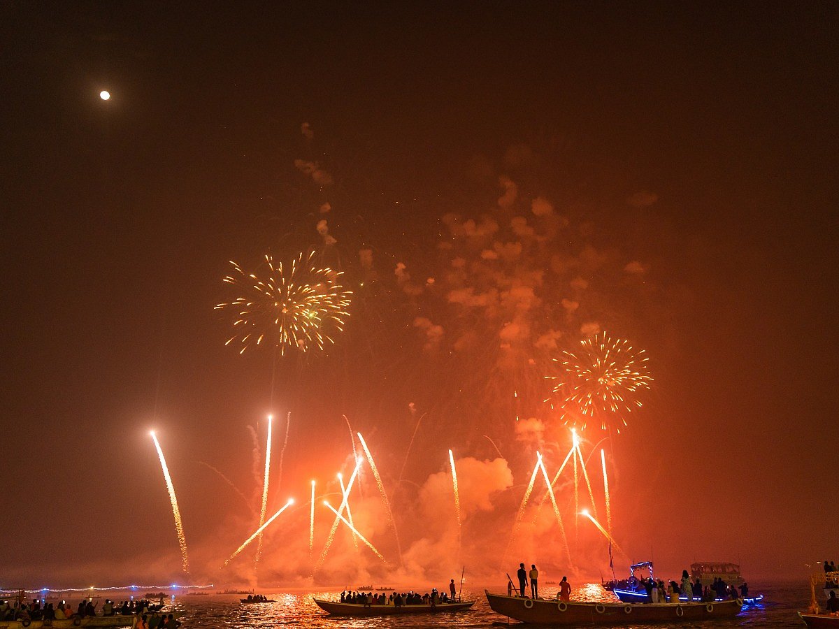 <div class="paragraphs"><p>Dev Diwali 2023</p></div>
