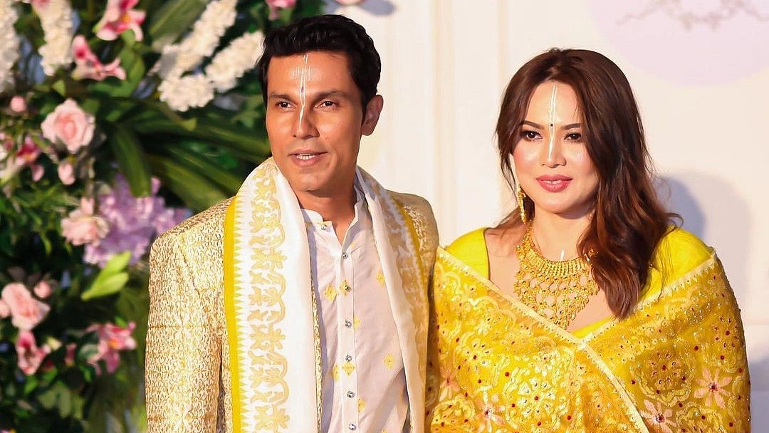 <div class="paragraphs"><p>Randeep Hooda and Lin Laishram threw a wedding party on Saturday, 2 December.</p></div>