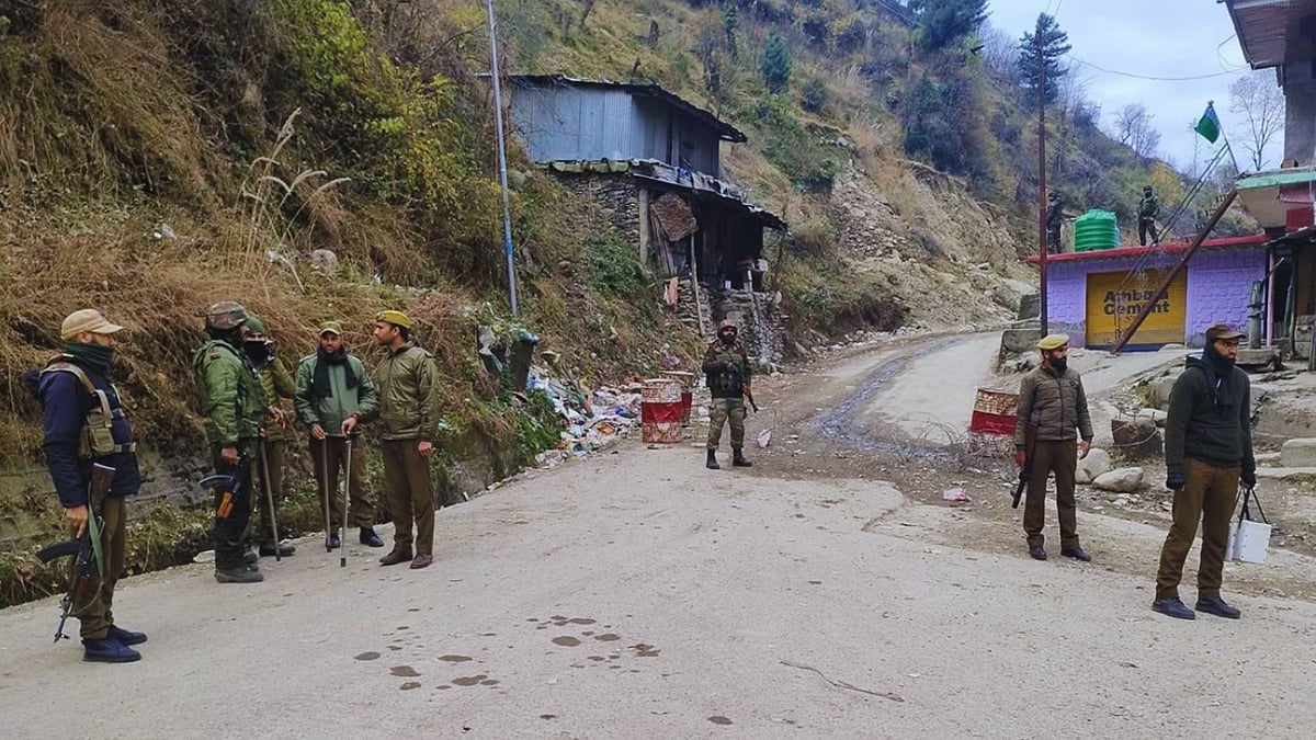 <div class="paragraphs"><p>Army personnel during a cordon and search operation after the recent ambush on two Army vehicles that left five soldiers dead, in Poonch district, Saturday, Dec. 23, 2023.</p></div>