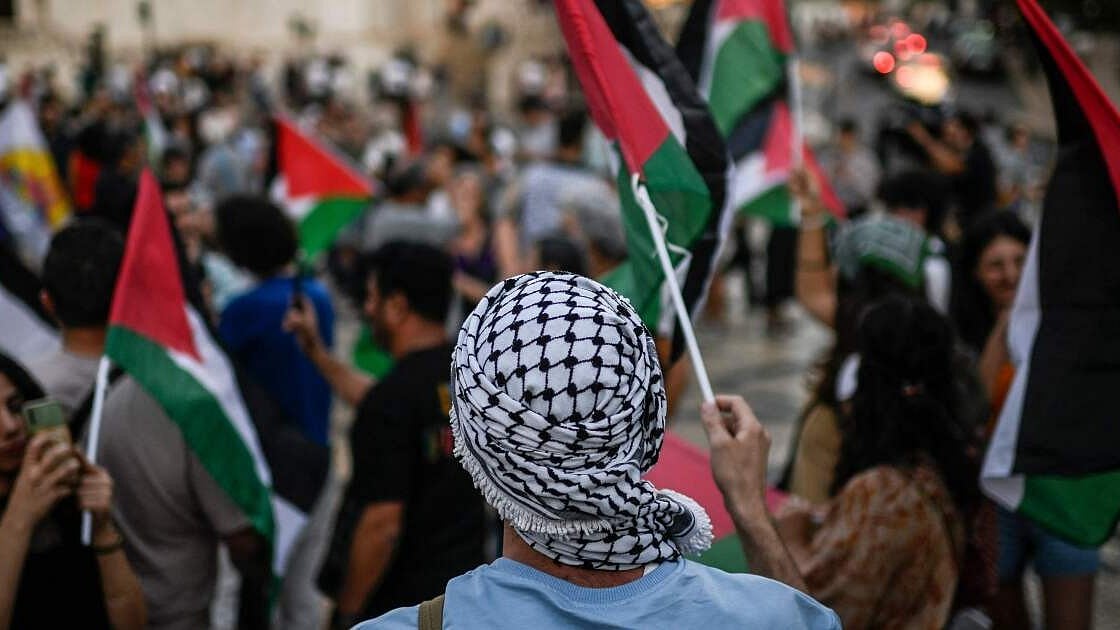 <div class="paragraphs"><p>The keffiyeh has deep roots that stretch back centuries in the arid landscapes of the Middle East. Traditionally crafted from cotton, it was first donned by&nbsp;the nomadic Bedouin tribes&nbsp;as a protection against the desert sun and sand.</p></div>