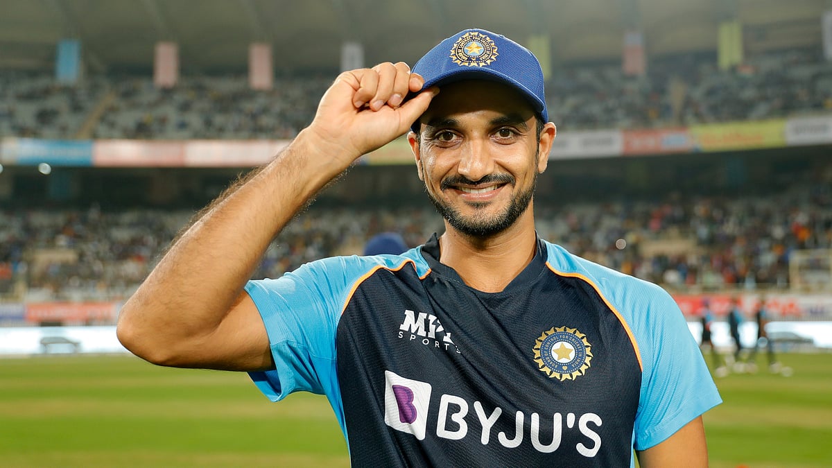 <div class="paragraphs"><p>IPL 2024 auction: Harshal Patel has been bought by Punjab Kings for Rs 11.75 crore.</p></div>