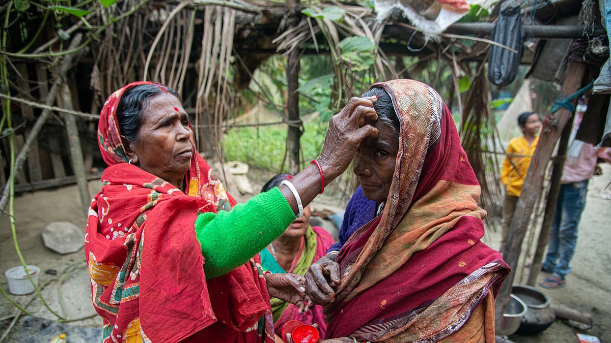 <div class="paragraphs"><p>Those who live in the Sundarbans honour Bonbibi in order to ensure their physical safety in the perilous terrain.</p></div>