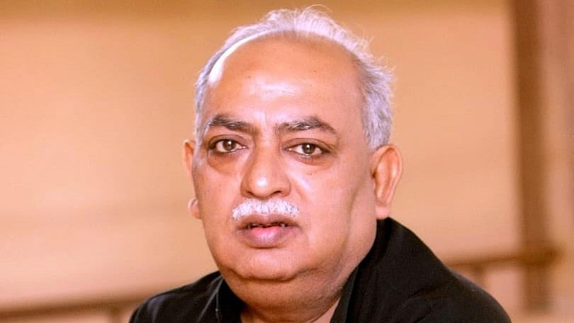 <div class="paragraphs"><p>Munawwar Rana.</p></div>