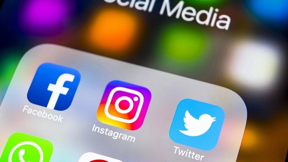 <div class="paragraphs"><p>Meta to hide harmful posts on Instagram & Facebook from teenagers.</p></div>