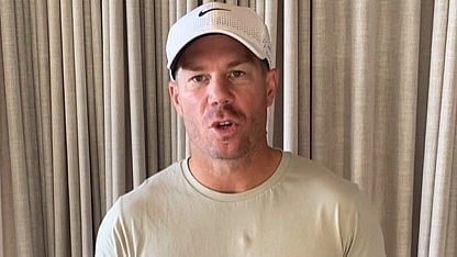 <div class="paragraphs"><p>David Warner issues an emotional plea for stolen baggy green</p></div>