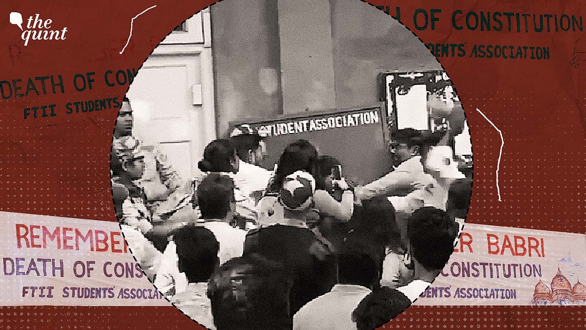 <div class="paragraphs"><p>Right-wing mob beat and assaulted FTII students in Pune.</p></div>