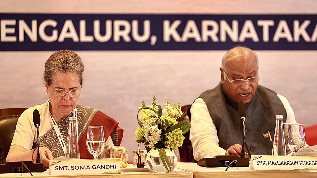 <div class="paragraphs"><p>Congress President Mallikarjun Kharge and Sonia Gandhi </p></div>