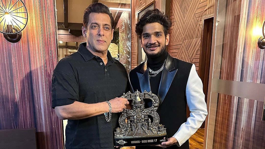 <div class="paragraphs"><p>Munawar Faruqui with the Bigg Boss 17 trophy.</p></div>