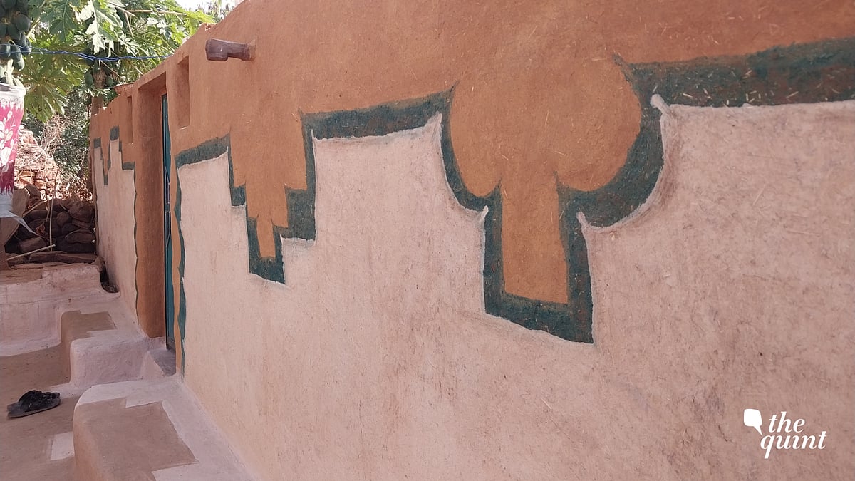 <div class="paragraphs"><p><strong>The Quint</strong> takes a walk through the Patna village in MP and brings to you the glimpses of an art form, deeply embedded in the tribal culture, slowly losing its sheen.</p></div>