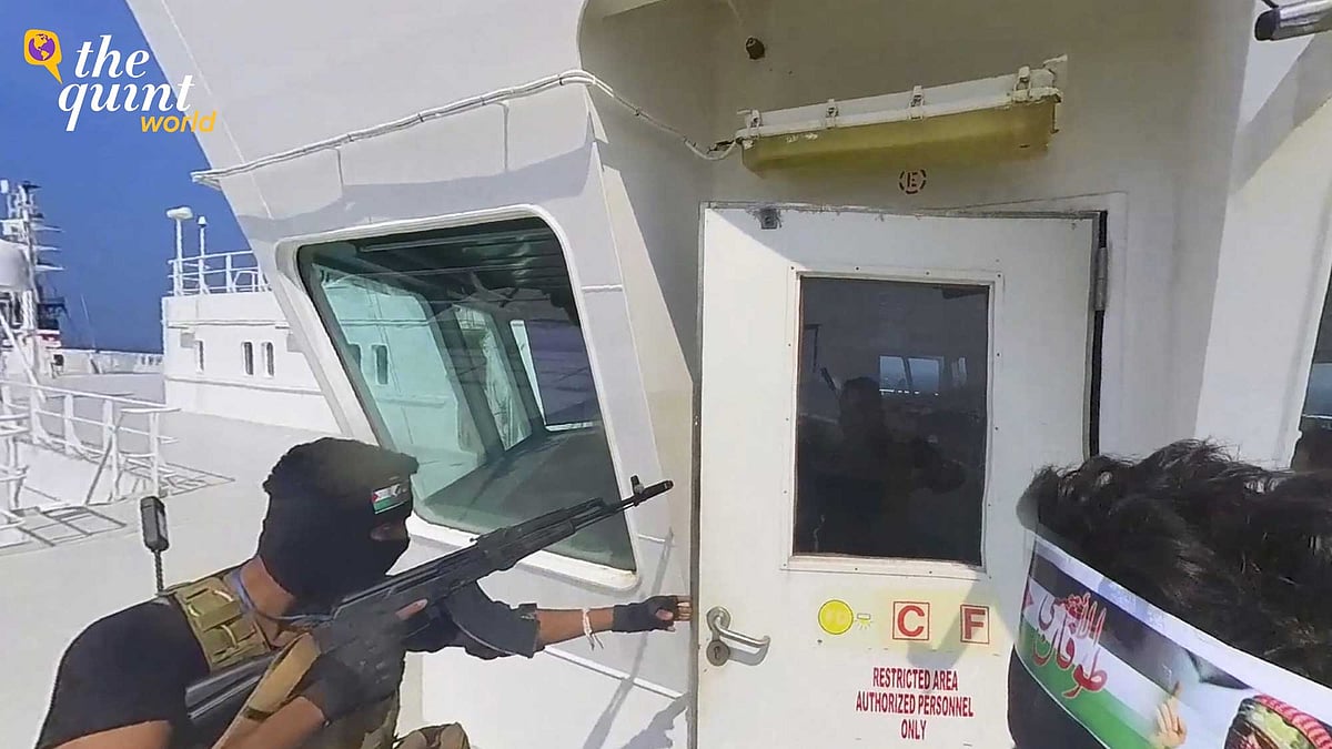 <div class="paragraphs"><p>The Houthis, also known as Ansar Allah (or “supporters of God”), are a violent militia group that currently exercise de facto control over much of northern Yemen. Formed in the 1990s, the group was named after its founder, Hussein Badreddin al-Houthi, and they follow the Zaidi branch of Shia Islam which represents 20-30% of Yemen’s population.</p></div>
