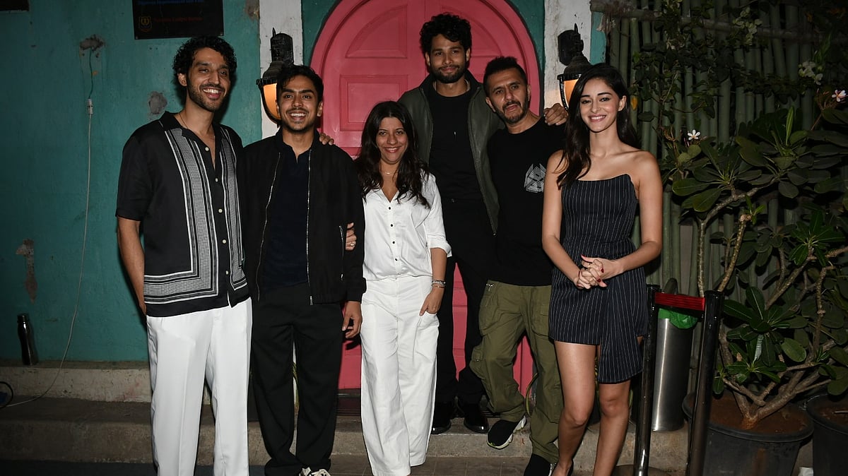 <div class="paragraphs"><p>The team of<em> Kho Gaye Hum Kahan.</em></p></div>