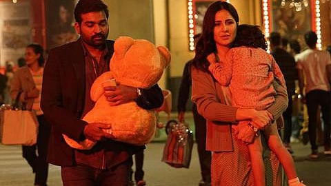<div class="paragraphs"><p>Katrina Kaif and Vijay Sethupathi in a still from <em>Merry Christmas</em>.</p></div>
