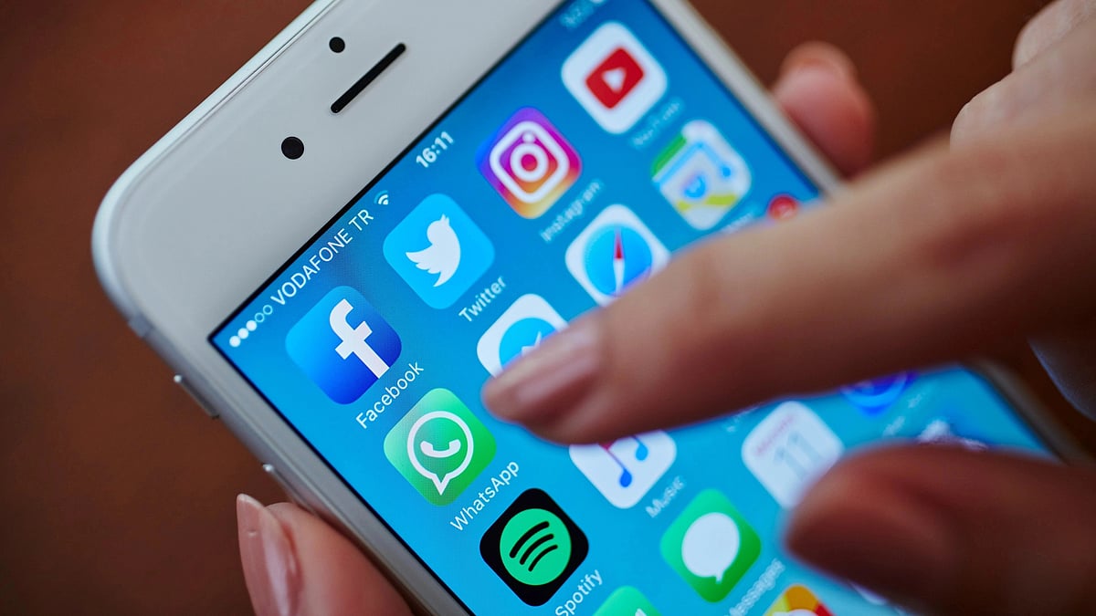<div class="paragraphs"><p>Know how to block spam messages on WhatsApp from the lock screen here.</p></div>