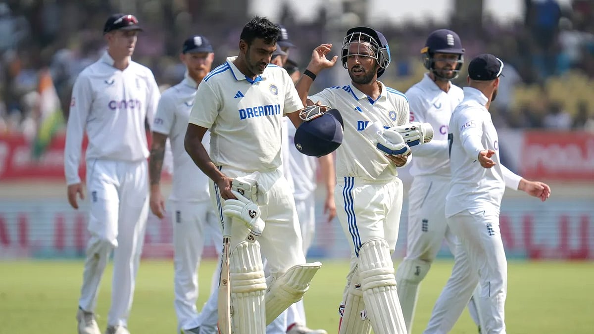 <div class="paragraphs"><p>Ind vs Eng: India faces penalty as Ashwin stepped on the protected area of the pitch</p></div>