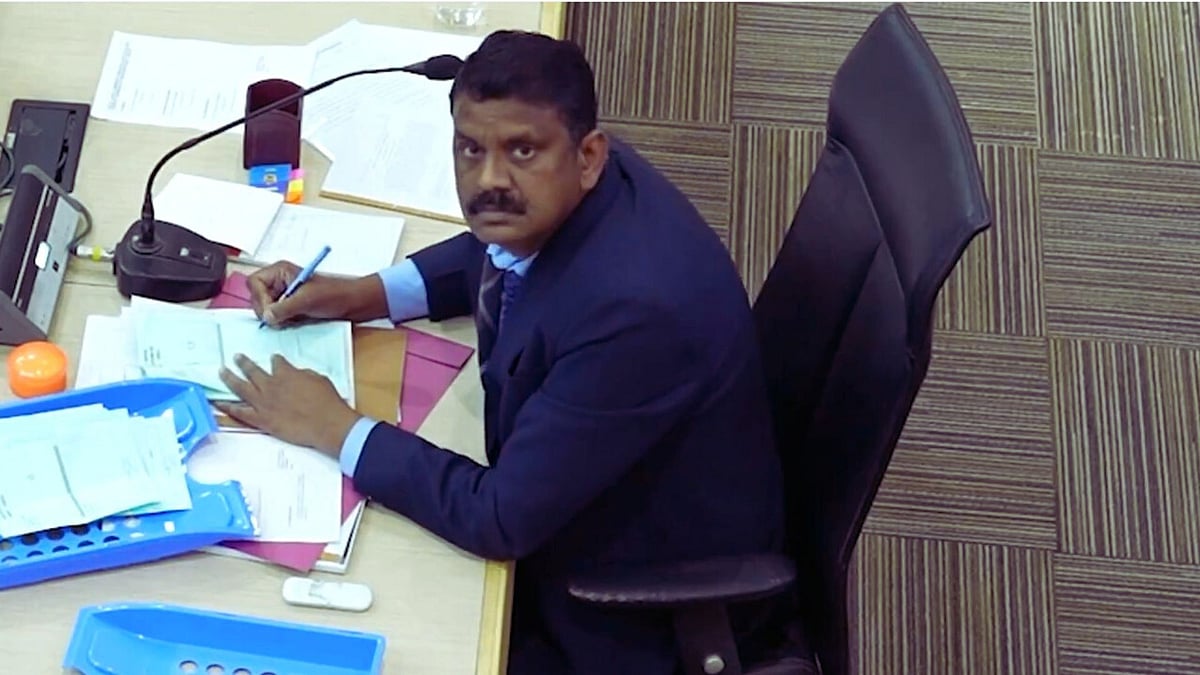 <div class="paragraphs"><p>Anil Masih. </p></div>