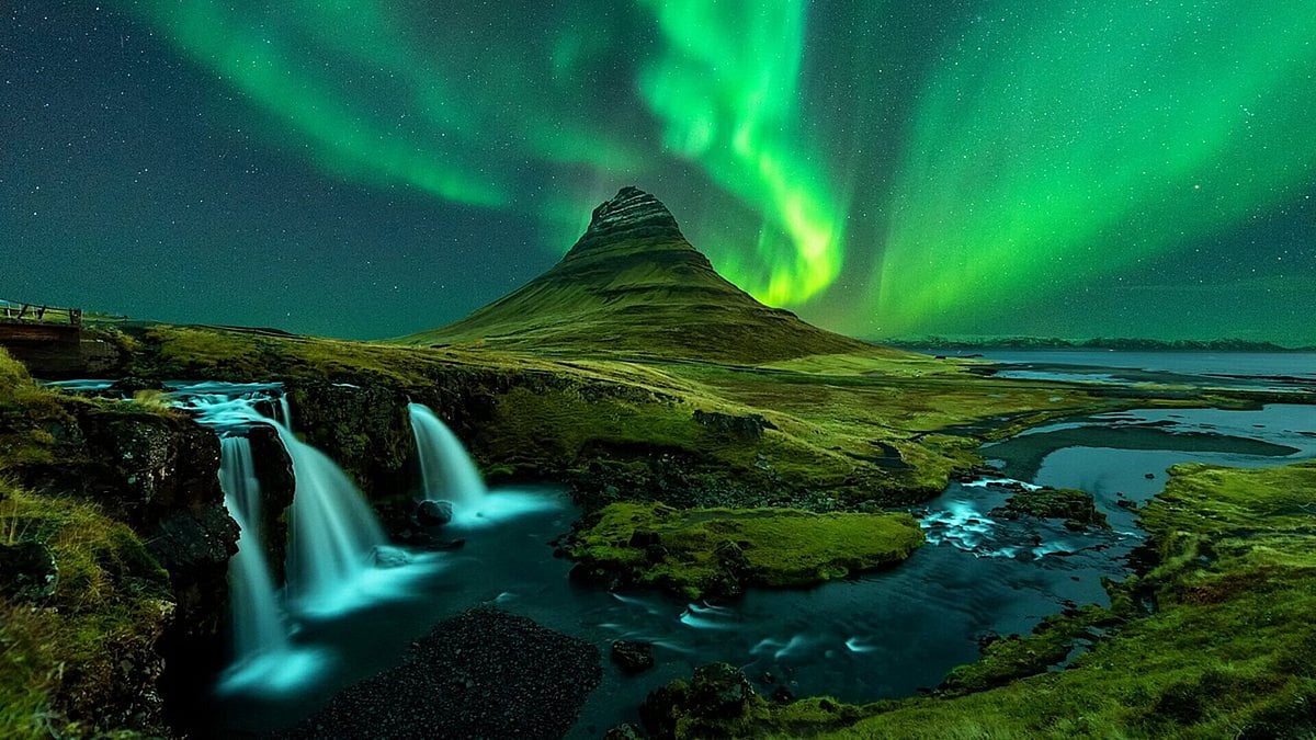 <div class="paragraphs"><p>Top 5 Spots for Northern Lights Viewing in Reykjavik: A Traveler’s Guide</p></div>