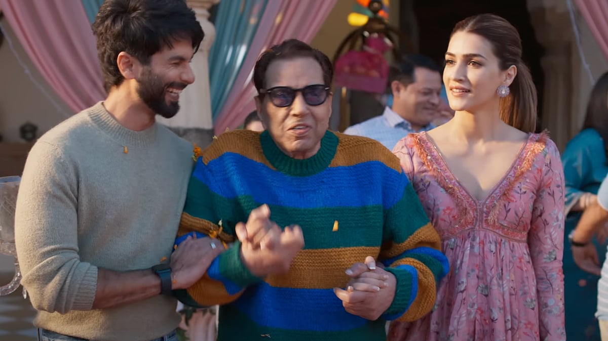 <div class="paragraphs"><p>Shahid Kapoor, Kriti Sanon and Dharmendra in a still from <em>Teri Baaton Mein Aisa Uljha Jiya</em>.</p></div>