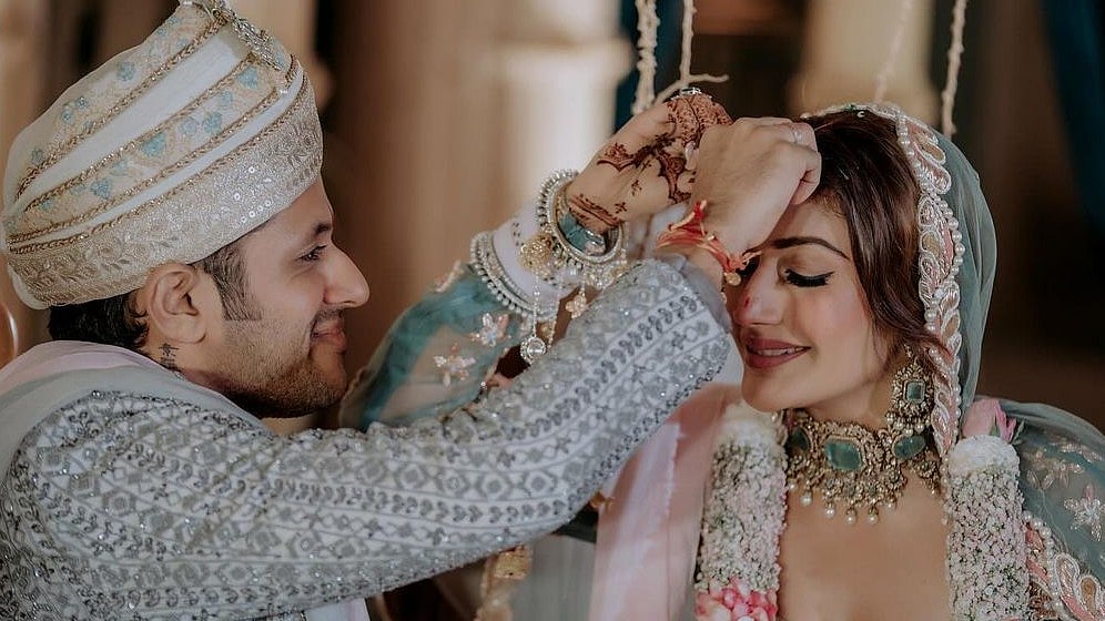 <div class="paragraphs"><p>Surbhi Chandna tied the knot with Karan Sharma.</p></div>