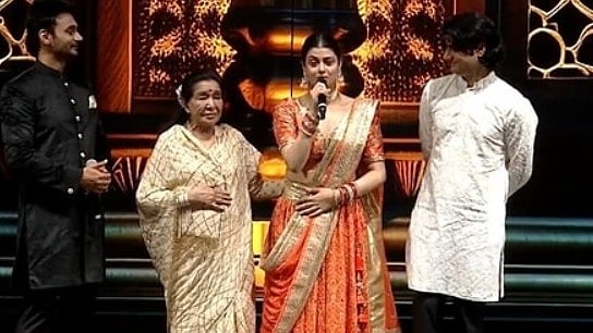 <div class="paragraphs"><p>Veteran singer Asha Bhosle's granddaughter Zanai Bhosle is all set to make her cinematic debut.</p></div>