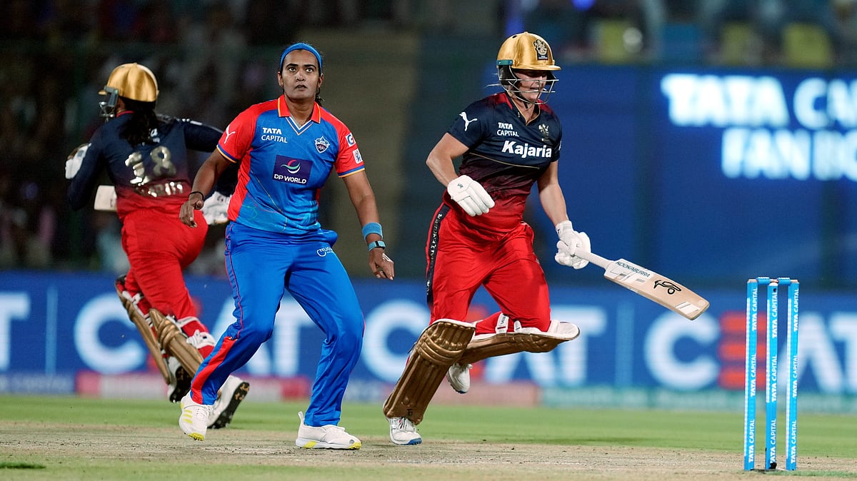 <div class="paragraphs"><p>RCB batters Sophie Devine and Smriti Mandhana during the WPL-T20 final cricket match between Delhi Capitals and Royal Challengers Bangalore at the Arun Jaitley Stadium, in New Delhi, Sunday, March 17, 2024.</p></div>