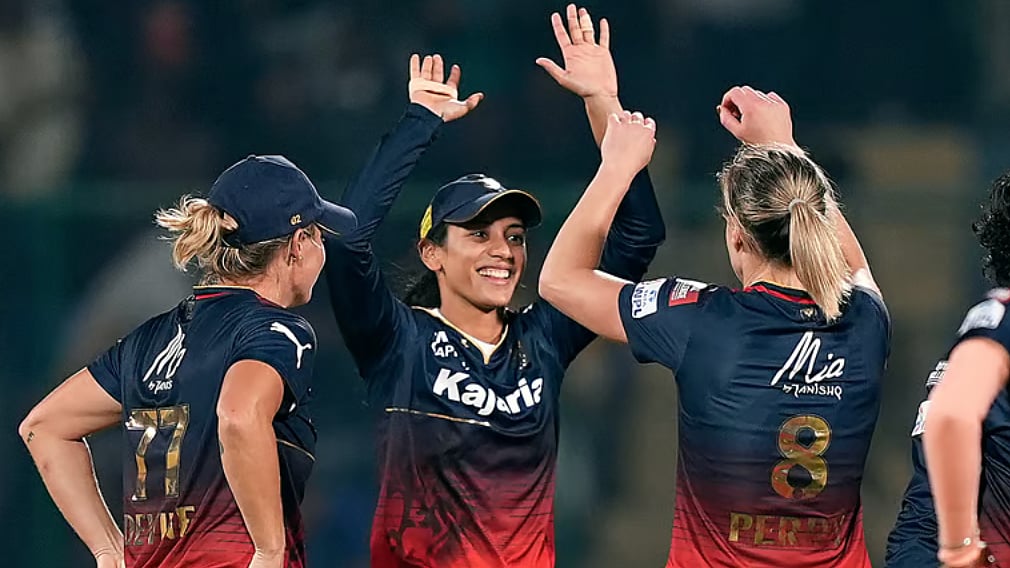 <div class="paragraphs"><p>RCB bowler Ellyse Perry with captain Smriti Mandhana celebrates the wicket of Mumbai Indians batter Amanjot Kaur during the Women's Premier League (WPL) 2024 cricket match.</p></div>