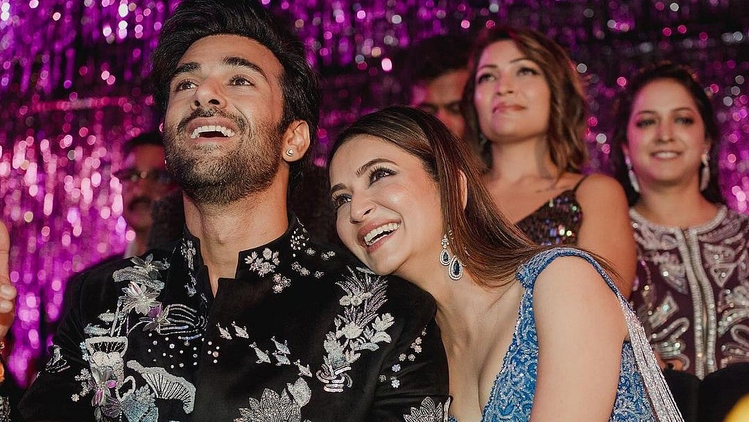 <div class="paragraphs"><p>Pulkit Samrat and Kriti Kharbanda Share Pics From Their Sangeet Ceremony</p></div>