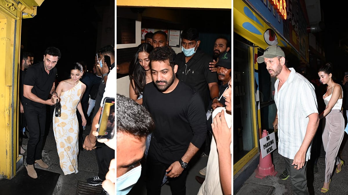 <div class="paragraphs"><p>Pics: Jr NTR Joins Alia Bhatt-Ranbir Kapoor, Hrithik Roshan-Saba Azad For Dinner</p></div>