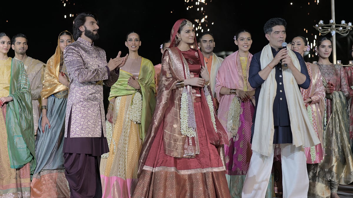 <div class="paragraphs"><p>Manish Malhotra's  BANARAS collection debuts at Namo Ghat</p></div>