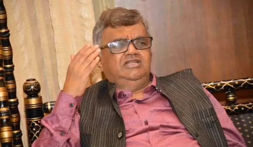 <div class="paragraphs"><p>Kannada film industry mourns the loss of veteran actor Dwarakish at 81.</p></div>