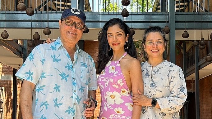<div class="paragraphs"><p>Shriya Pilgaonkar with parents Supriya and Sachin Pilgaonkar.</p></div>