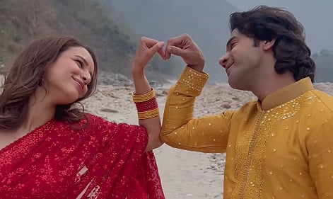 <div class="paragraphs"><p>Rajkummar Rao and Triptii Dimri caused a stir online when they posted a sweet video from&nbsp;<em>Vicky Vidya Ka Woh Wala Video</em>.</p></div>