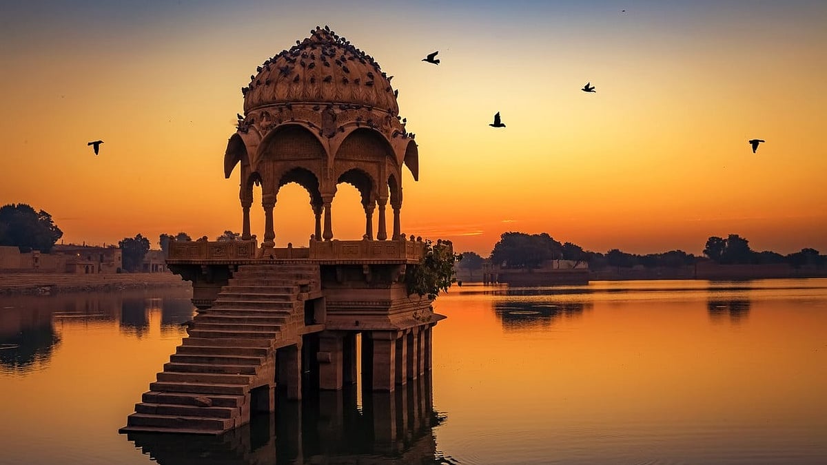 <div class="paragraphs"><p>Know the holiday destinations in India you can visit with your loved ones this year.</p></div>