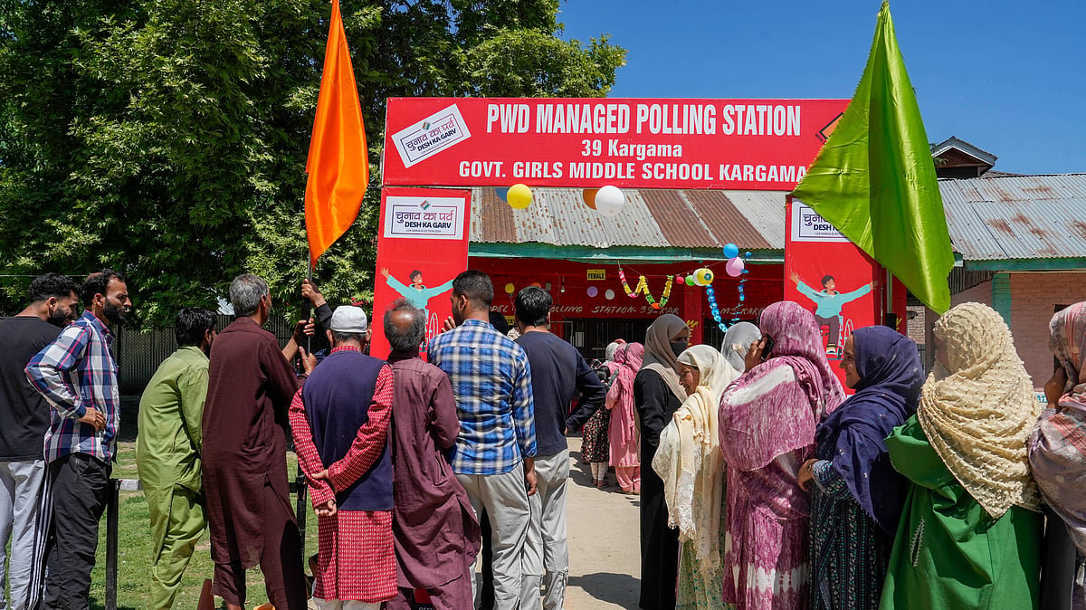 <div class="paragraphs"><p>Baramulla: People wait in queues to cast their votes during the fifth phase of Lok Sabha elections, at a polling booth in Sopore, in Baramulla district, Monday, May 20, 2024. </p></div>