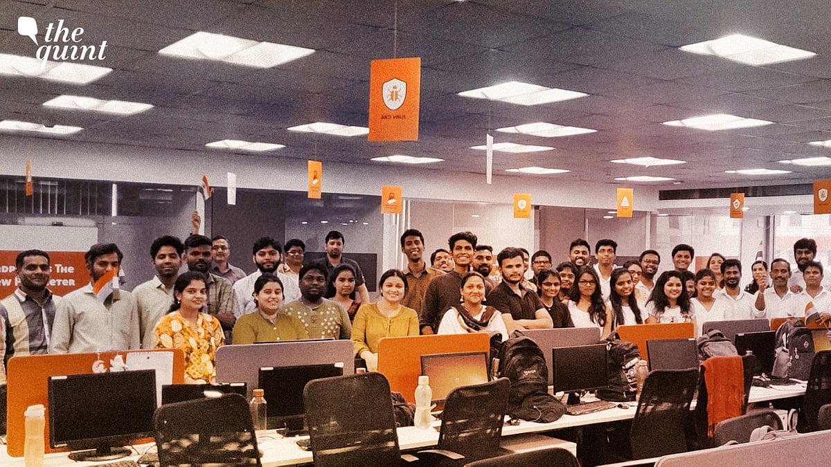 <div class="paragraphs"><p>A picture of the team at Sequretek.</p></div>