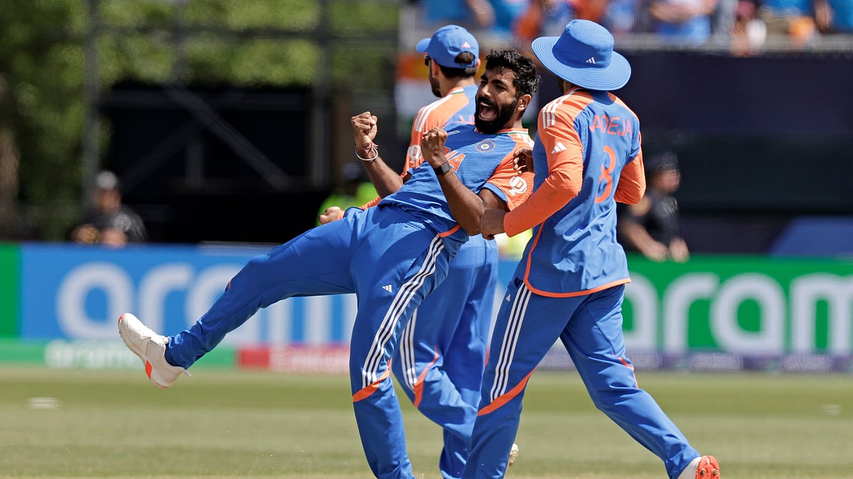 <div class="paragraphs"><p>India beat Pakistan by 6 runs.</p></div>