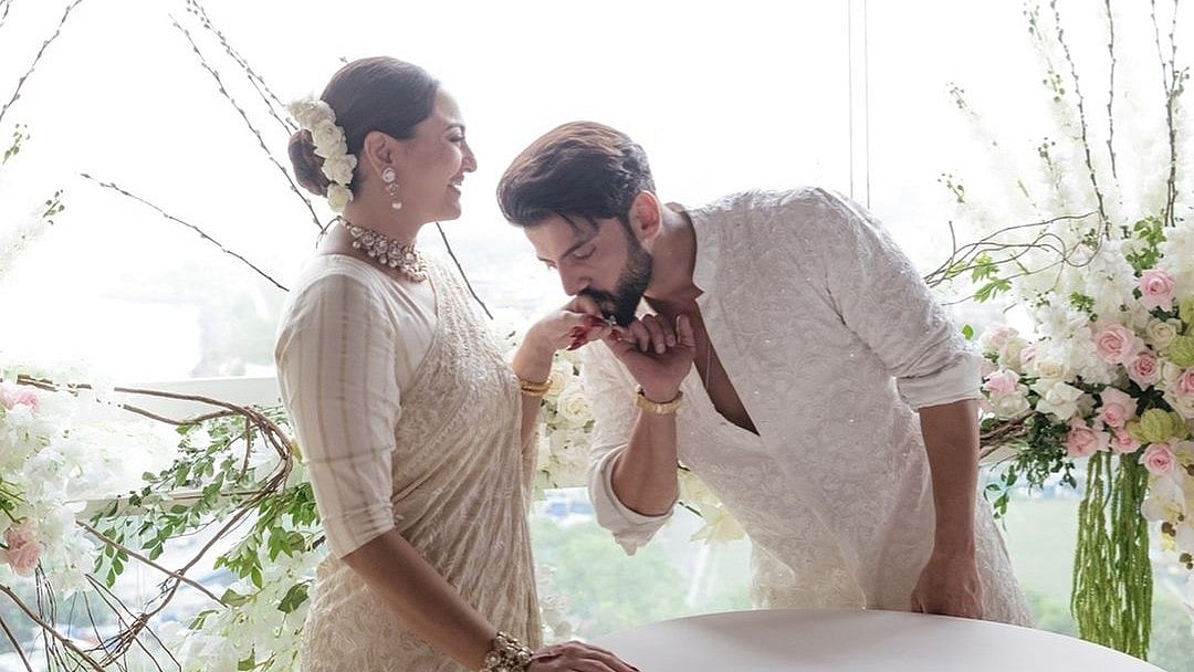 <div class="paragraphs"><p>Sonakshi Sinha and Zaheer Iqbal tied the knot on 23 June. </p></div>