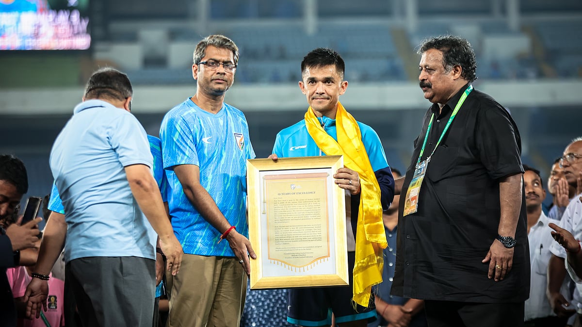 <div class="paragraphs"><p>AIFF President Mr. Chaubey felicitated Chhetri on behalf of the Indian Football fraternity</p></div>