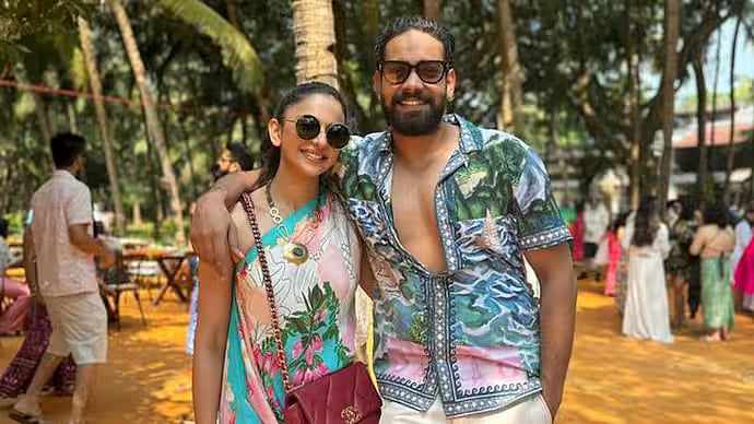 <div class="paragraphs"><p>Hyderabad police arrested Aman Preet Singh, actor Rakul Preet Singh's brother, in a drug case.</p></div>