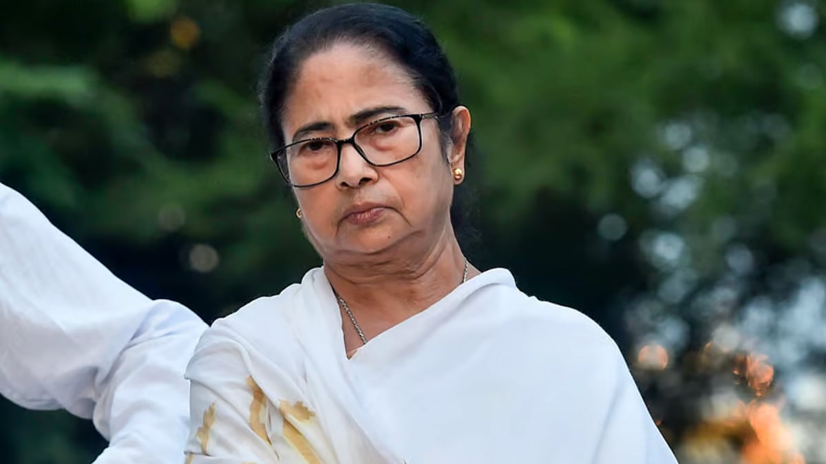 <div class="paragraphs"><p>The steadfastness with which Mamata Banerjee has run her administration for the past 13 years seems to be diminishing with each passing day.</p></div>