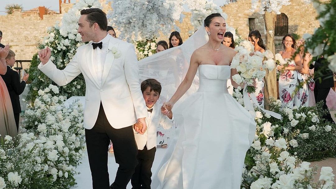 <div class="paragraphs"><p>Amy Jackson and Ed Westwick recently tied the knot in Southern Italy</p></div>
