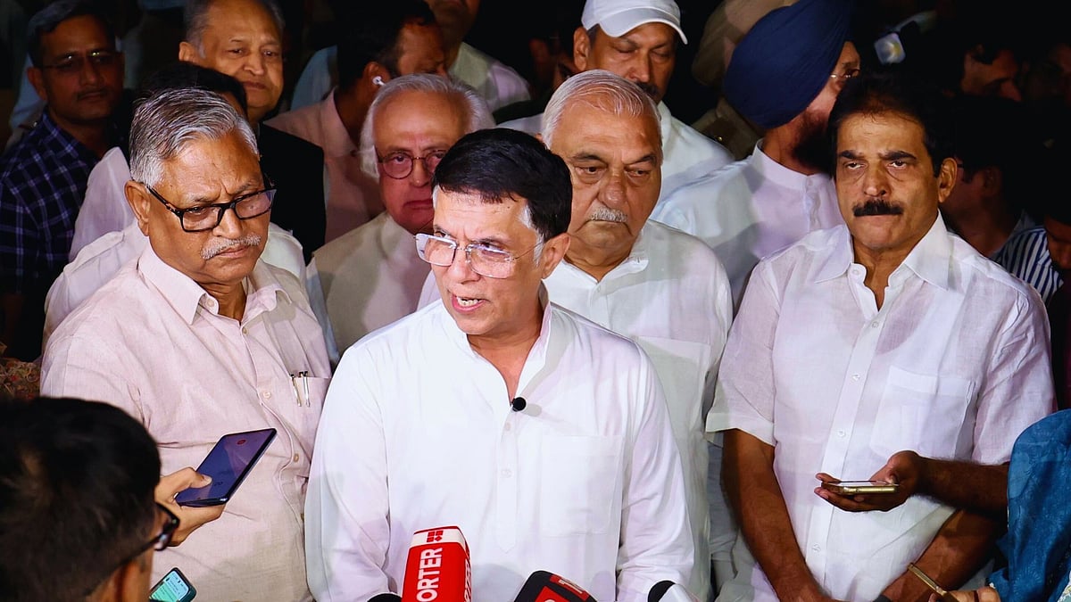 <div class="paragraphs"><p>A Congress delegation addressing the media about its EVM allegations. </p></div>