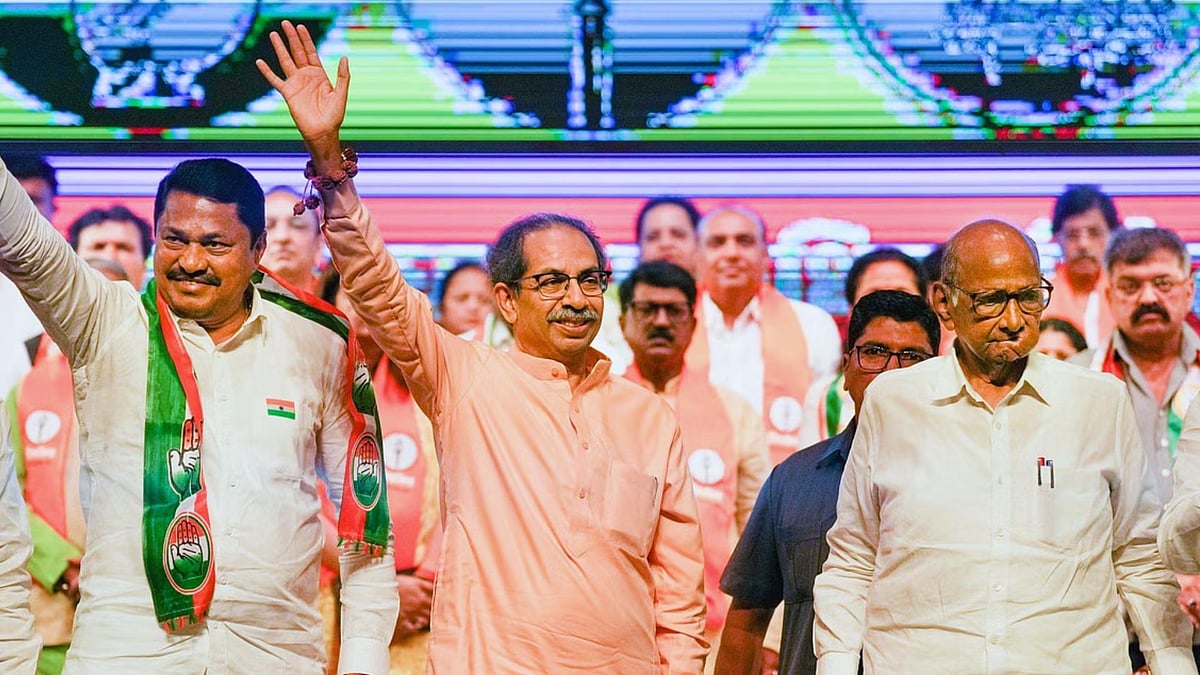<div class="paragraphs"><p>Maharashtra Congress chief Nana Patole, Shiv Sena (UBT) chief Uddhav Thackeray and NCP (SP) chief Sharad Pawar during the gathering of Maha Vikas Aghadi (MVA) workers and office-bearers ahead of state Assembly elections, in Mumbai.</p></div>