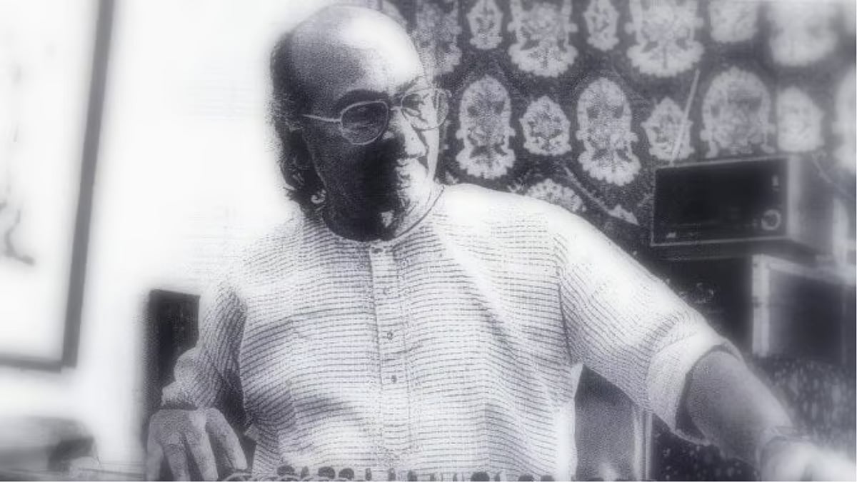 <div class="paragraphs"><p>Readers may recall that Salil da took the Malayalam film music world by storm when he first composed the music for <em>Chemmeen</em> which won the National Award for Best Film.</p></div>