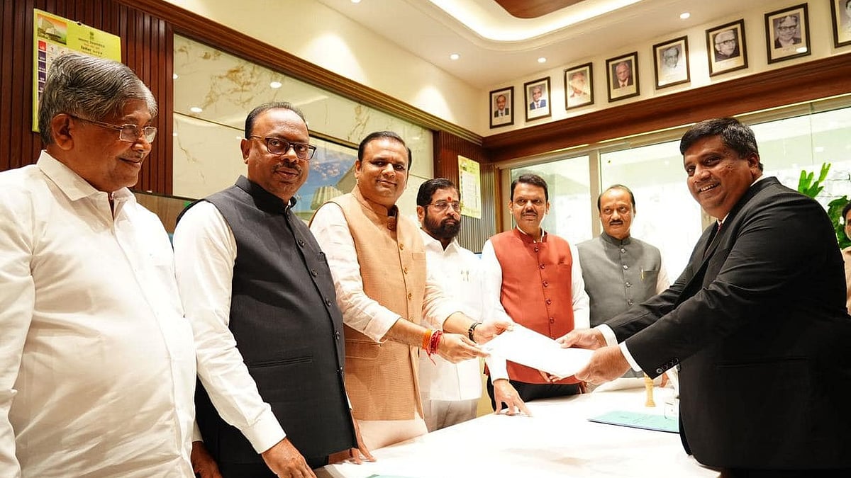<div class="paragraphs"><p>Decided on Real Sena & NCP, Now Re-elected as Speaker: Who is Rahul Narwekar</p></div>