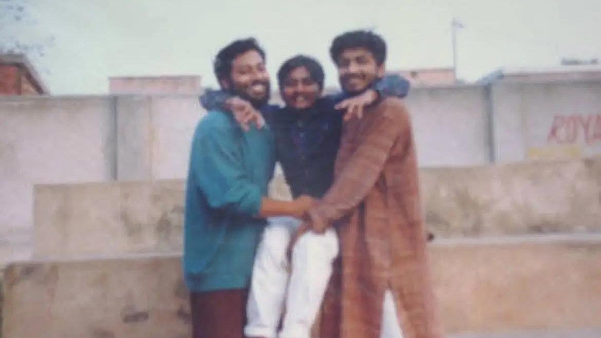<div class="paragraphs"><p>Renowned poet, documentary filmmaker, and social activist Tarun Bhartiya (left) passed away on 25 January. He was 54.</p></div>